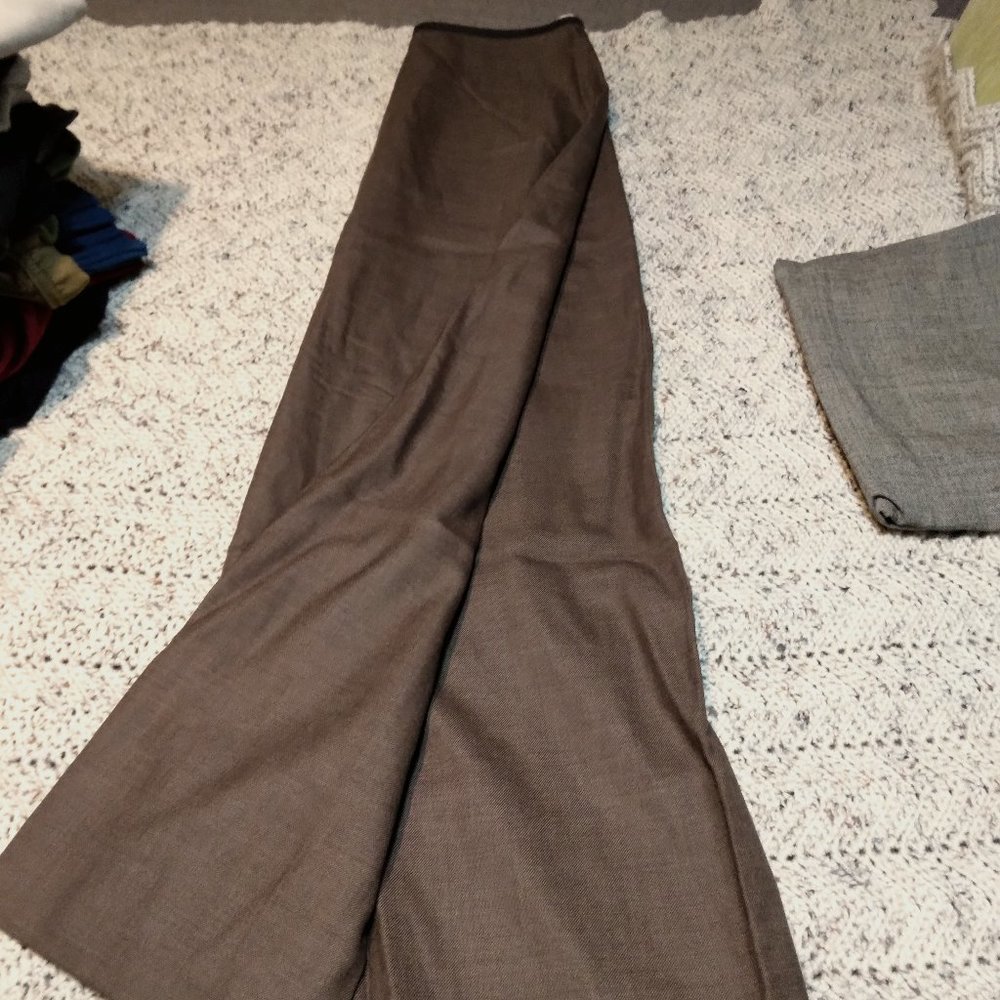 Soft, fine-weave wool maxi skirt